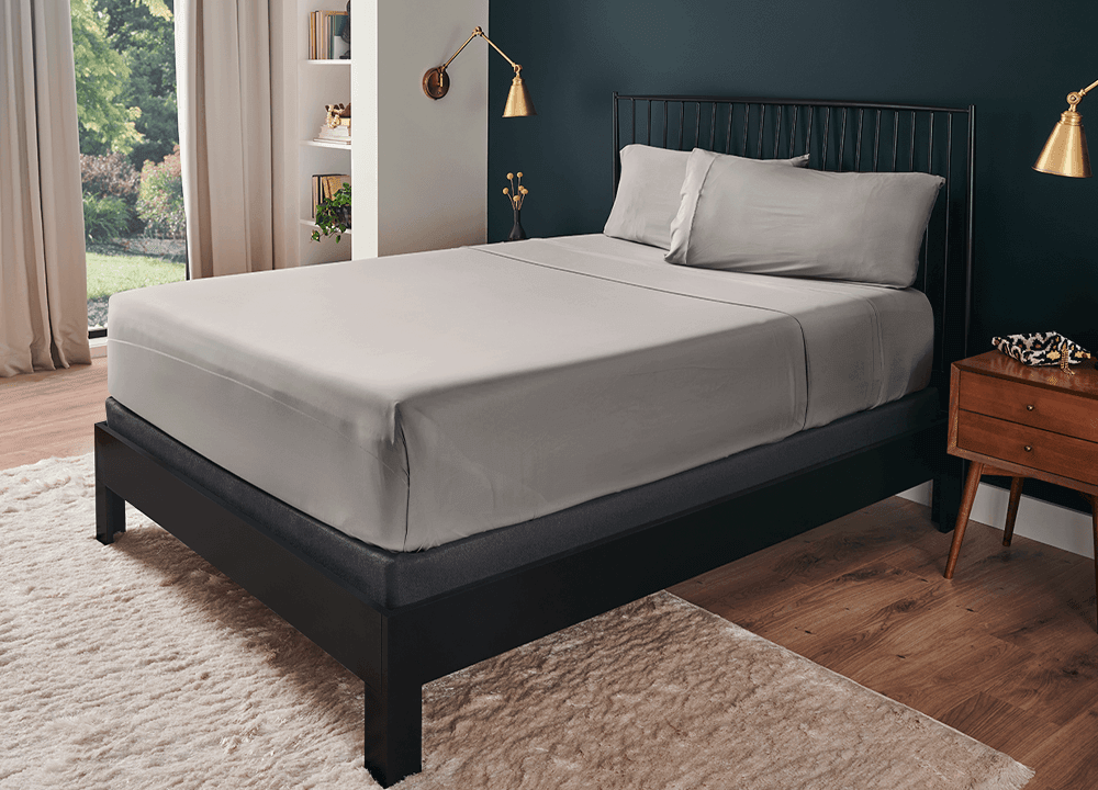 TEMPUR-Sheets on a mattress in a dressed room - Mobile View
